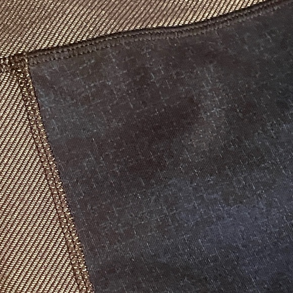 LuluLemon Colorblock Active Leggings - Navy & Gray size 4 - Picture 5 of 7